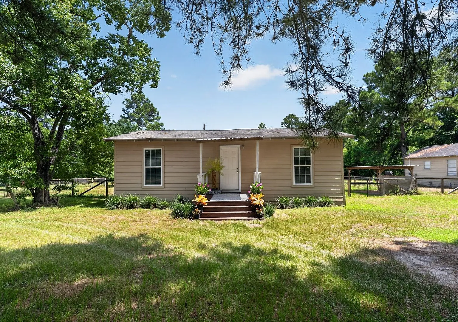 Charming 3BR House in quiet countryside of Montgomery — Photo 2
