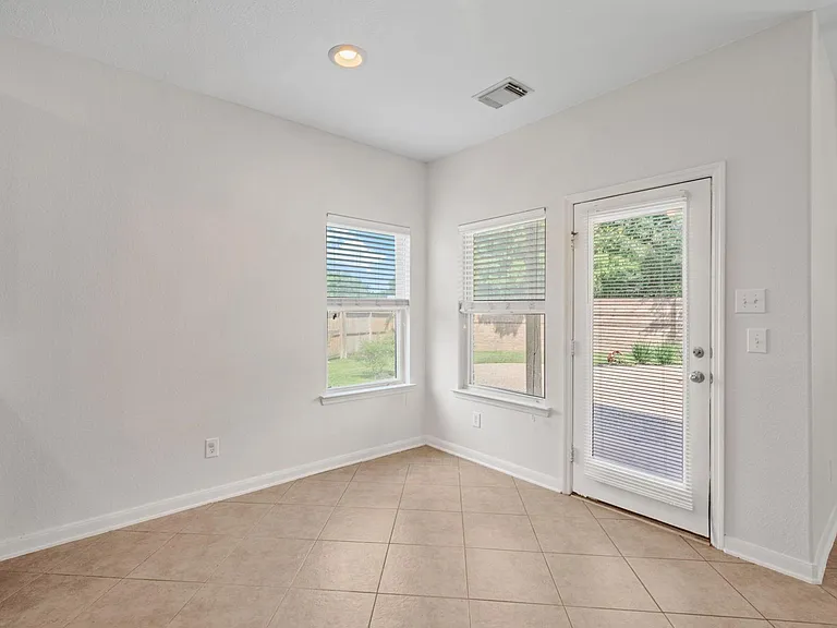 25210 Doves Gate Ct — Photo 18
