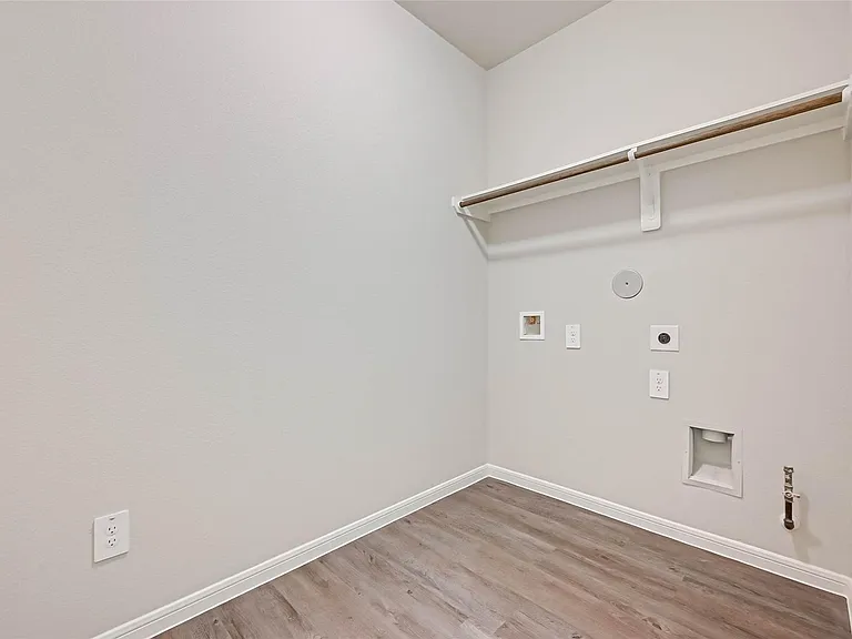 983 Golden Willow Ln — Photo 13