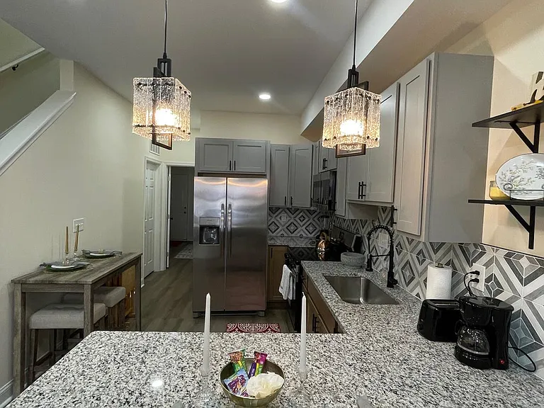 1516 N Patterson Park Ave — Photo 8