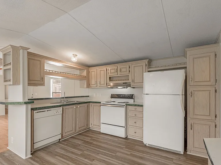 1345 FM 405 Rd — Photo 5