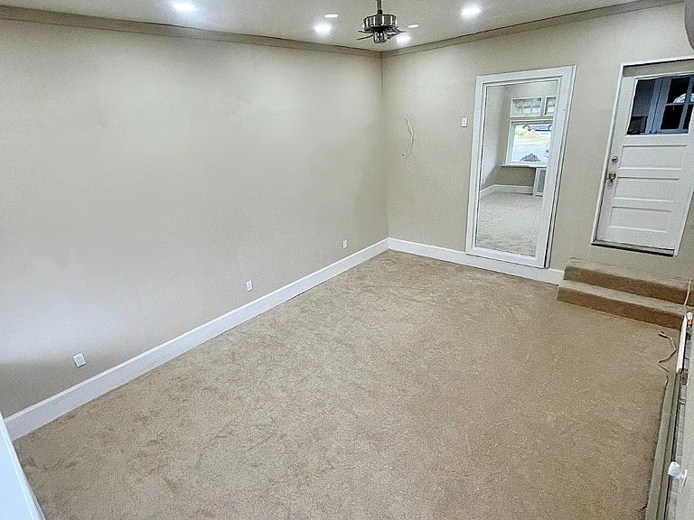 321 Union Ave — Photo 8
