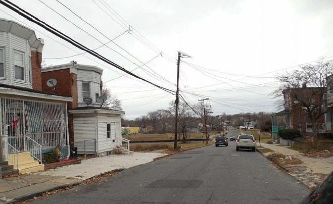 2nd image of 2823 Hayes Ave