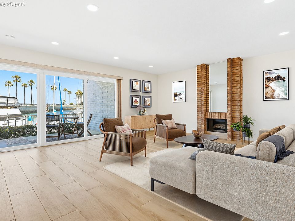 Living room with Virtual Staging