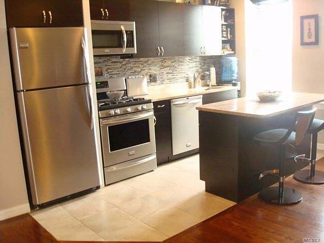 1st image of 25 West Broadway