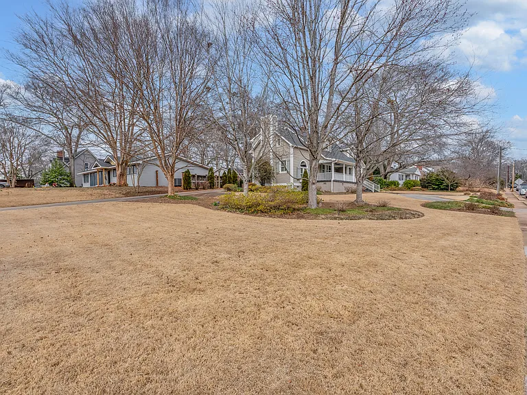 128 Rockwood Dr — Photo 36