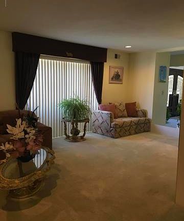 5th image of 536 Maguire Ave