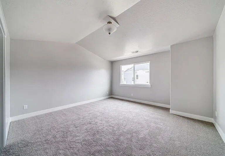 1517 N 4030 W #OVER FRONT DOOR — Photo 23
