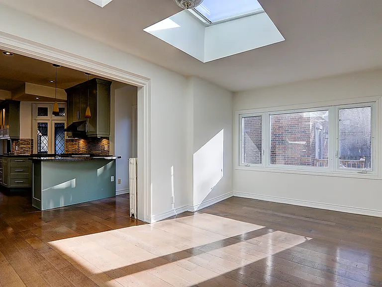138 Fallingbrook Rd — Photo 16