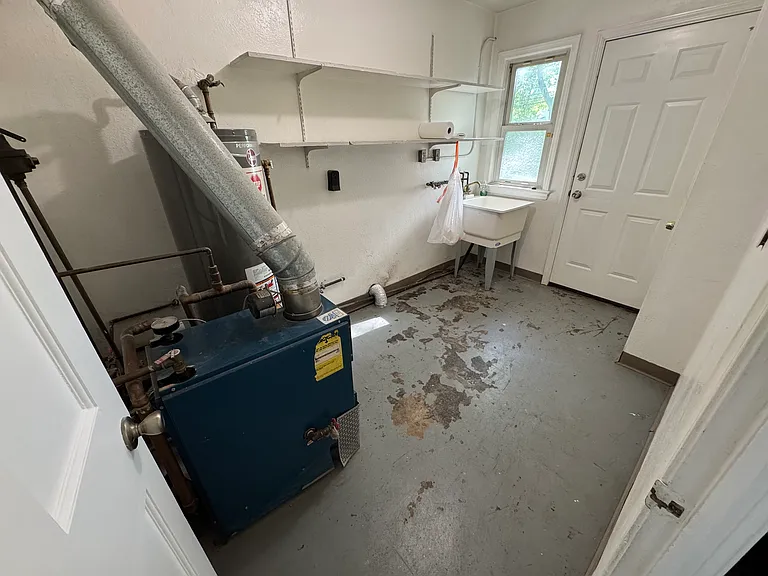 1411 Eastwood Ave — Photo 34