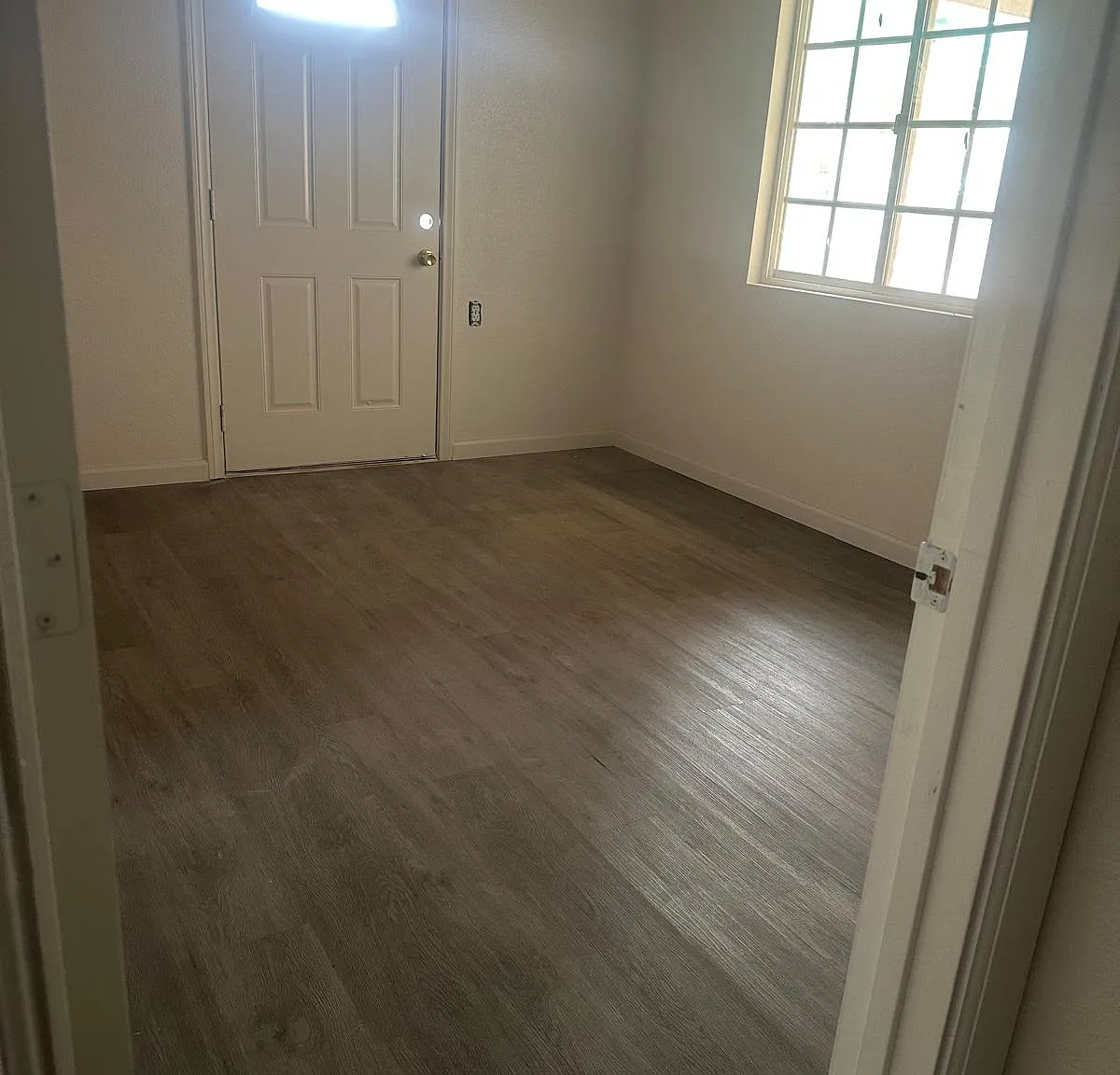 3 bed, 1.5 bath, 1560 sqft, $2,150 — Photo 4
