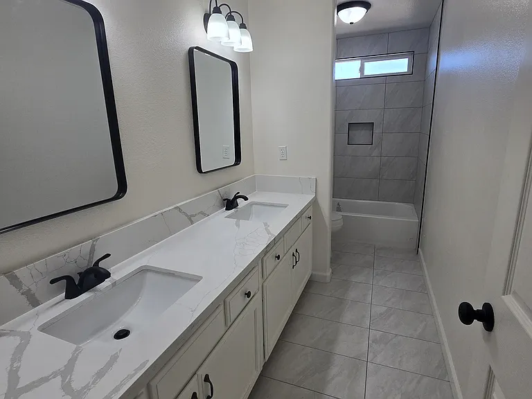 1114 Oak Ave — Photo 12