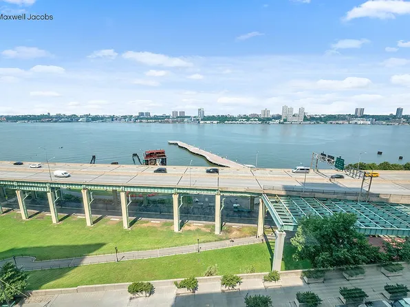 200 Riverside Blvd APT 10L, New York, NY 10069