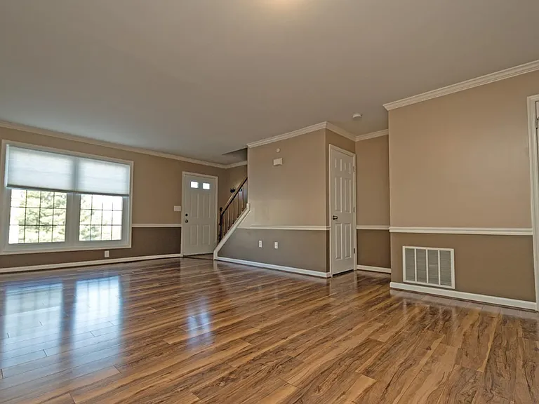 2165 Saint Clair Ct — Photo 4