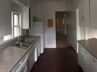 920 W 2nd St #6165149, Cedar Falls, IA 50613