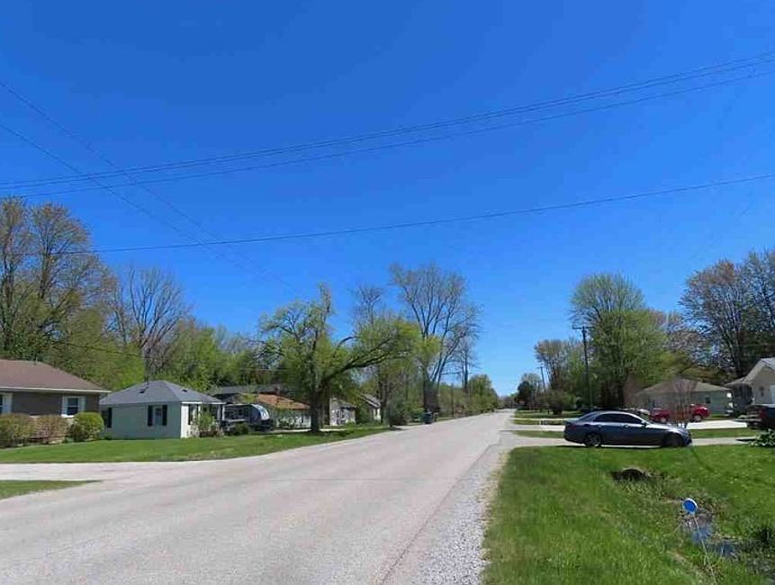 Exterior Neighborhood (street photo)