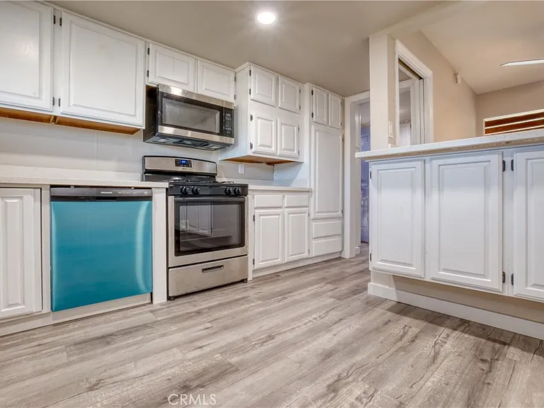 13903 S Zamora Ave — Photo 5