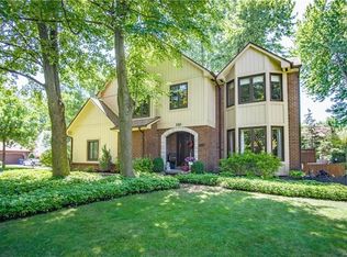 110 Cimarand Dr, Williamsville, NY 14221