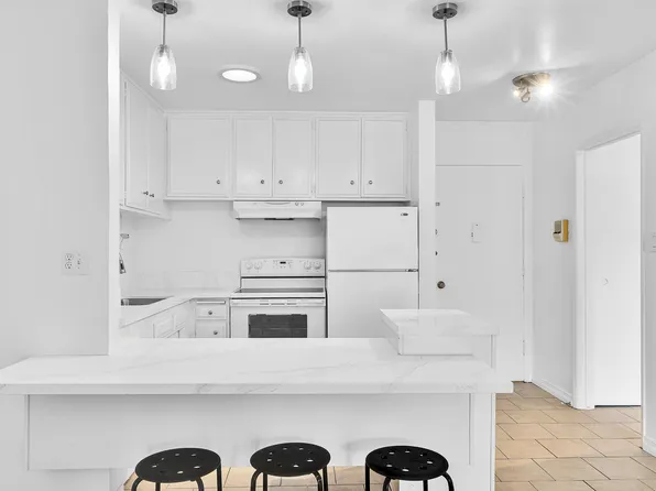 320 S Gramercy Pl APT 302, Los Angeles, CA 90020