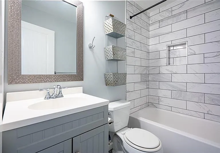 2470 Landeau Cir — Photo 22