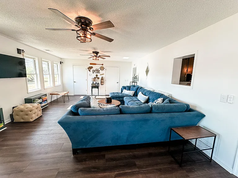 1221 Longpoint Rd — Photo 38