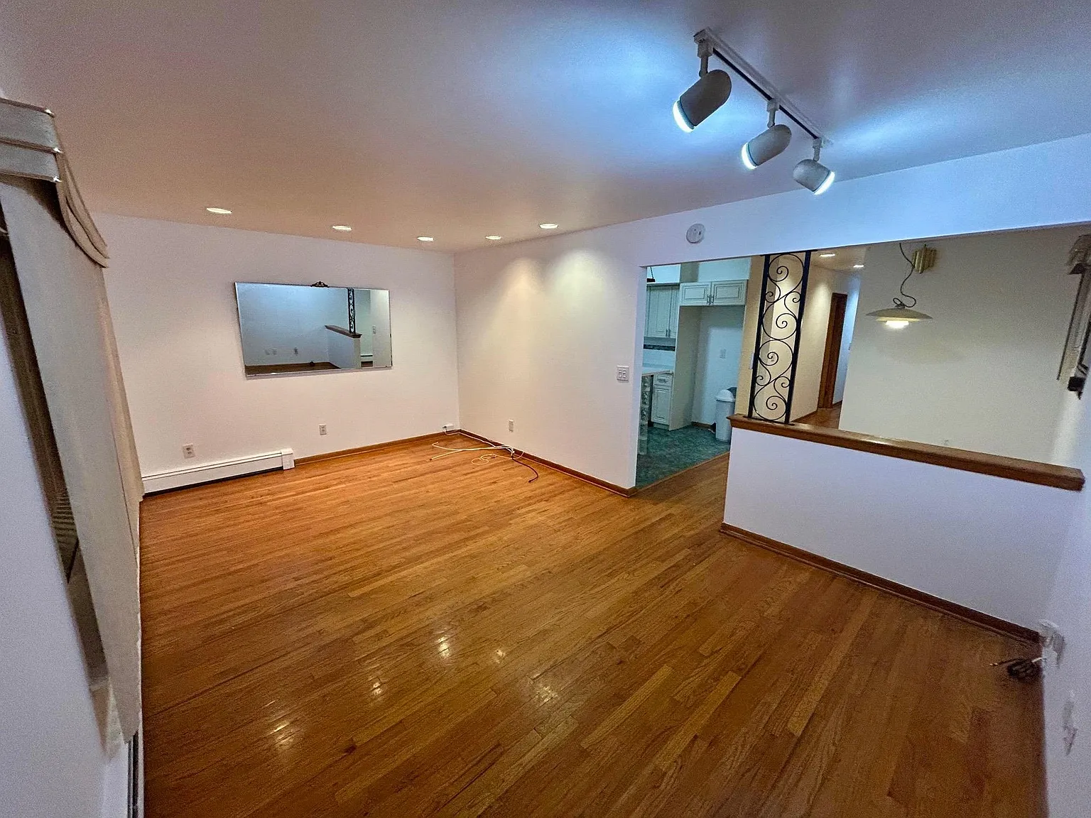 3 bed, 1.0 bath, $2,990 — Photo 2