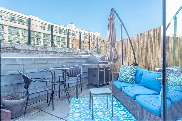 Sold by Modern Spaces | media 8