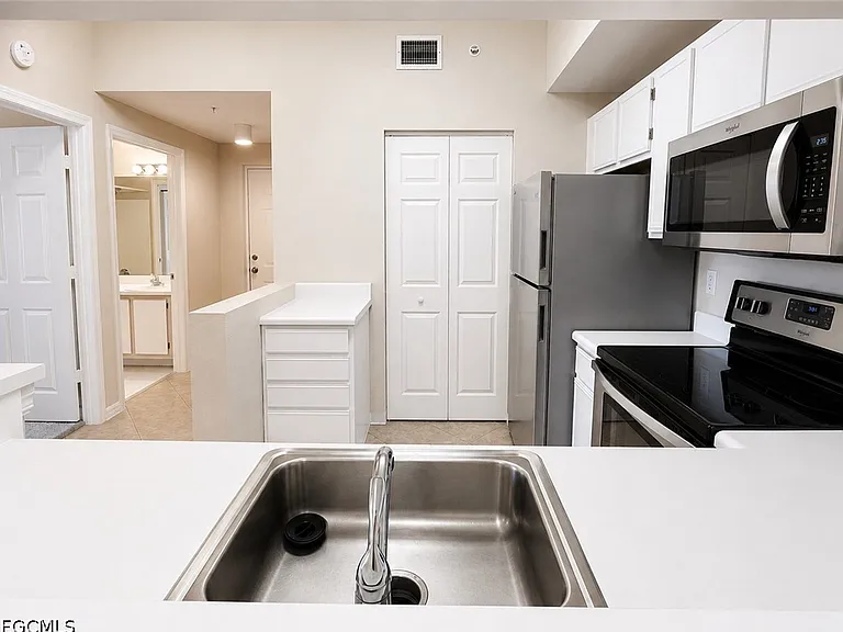6490 Aragon Way #303 — Photo 7