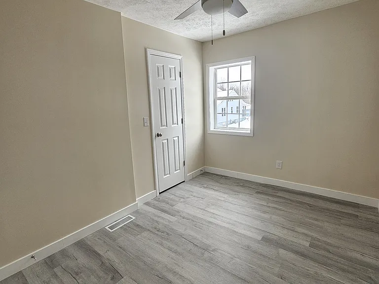 507 E Water St — Photo 17