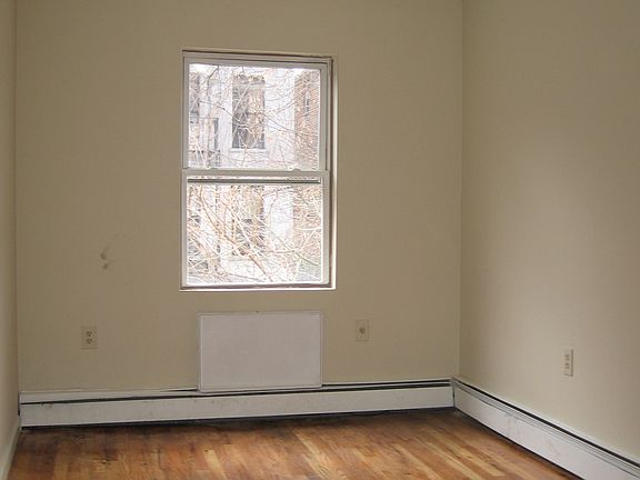 4th image of 718 E 214th St