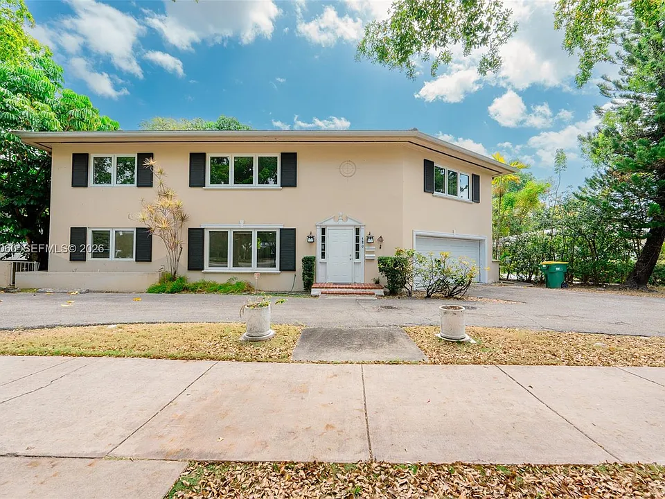 580 University Dr #2