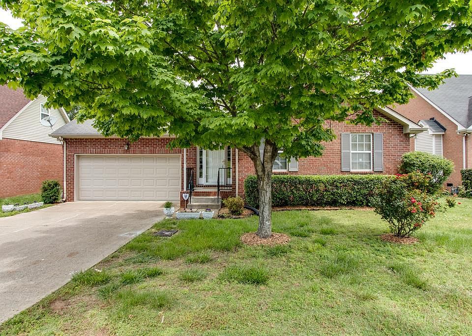 1st image of 411 Hickory Chase Dr
