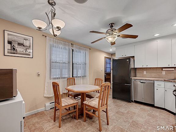 5th image of 166 Sun Valley Drive