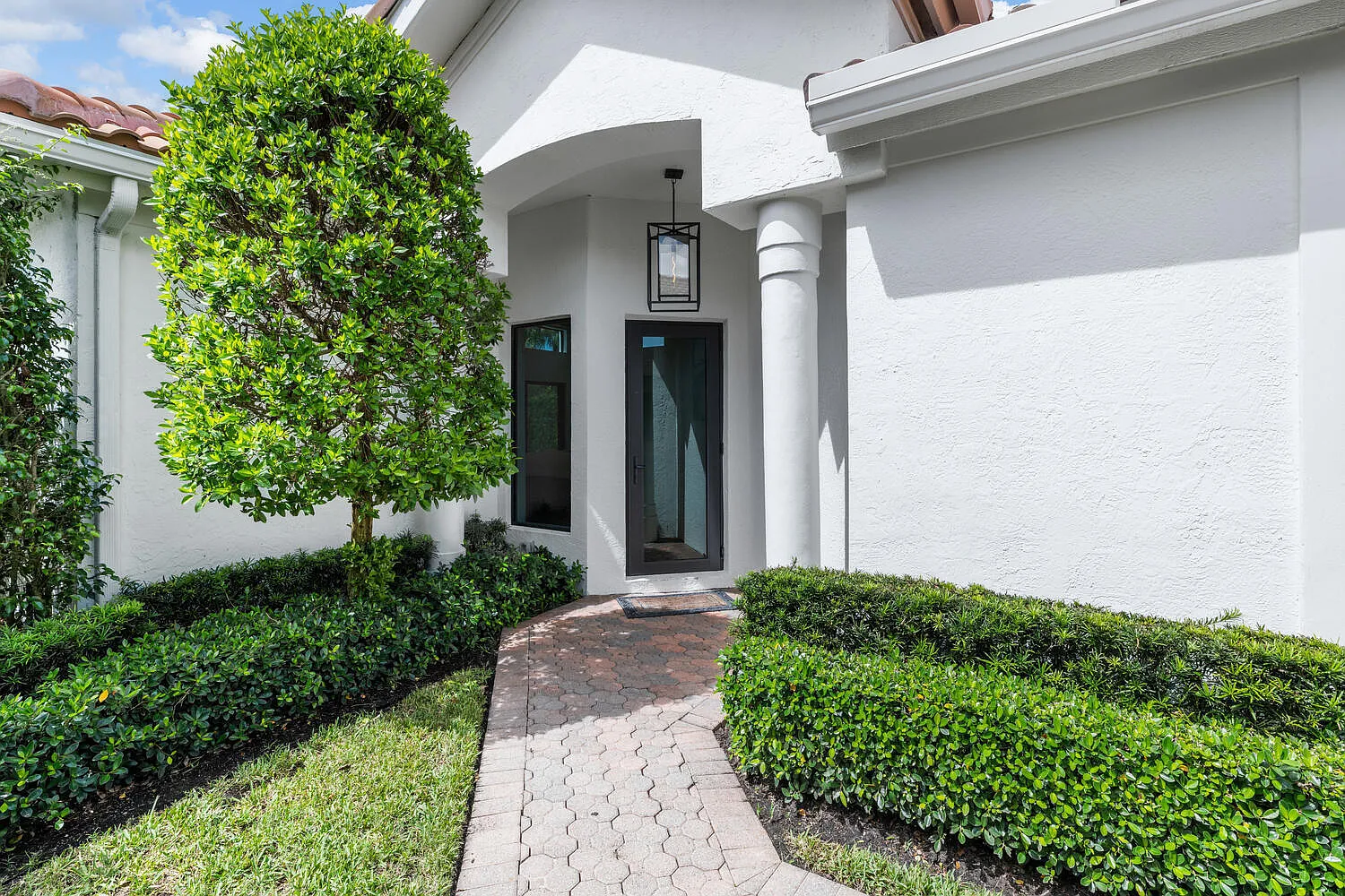 3 bed, 3.0 bath, 2172 sqft, $25,000 — Photo 2
