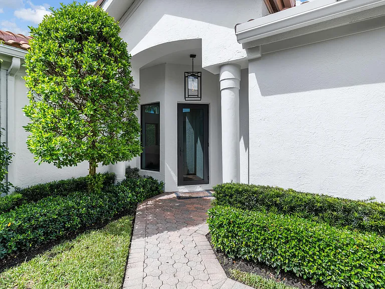 12618 Mallet Cir — Photo 2