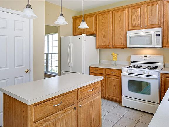 3rd image of 603 Nathan Pl NE