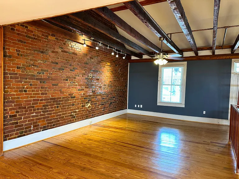 1202 Main St — Photo 5