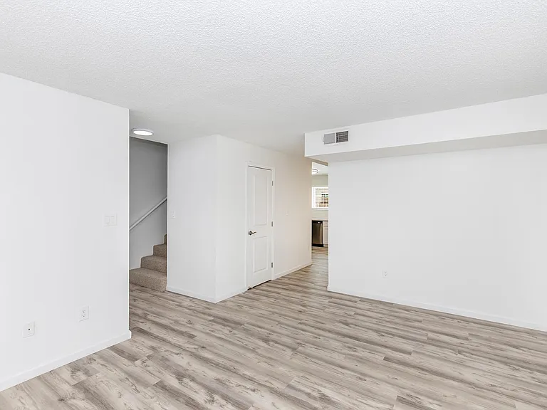 54 Quay Ct — Photo 26