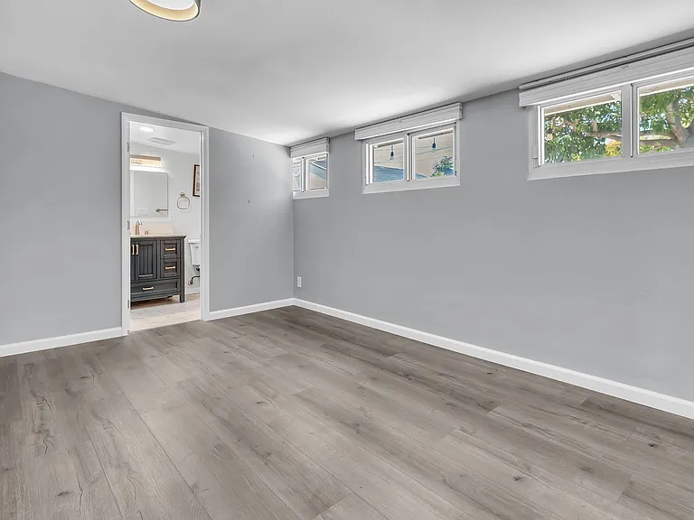 6415 W 87th St — Photo 17