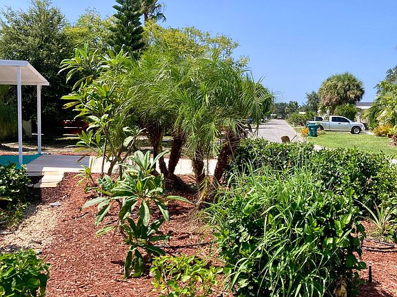 3rd image of 407 Plover Dr