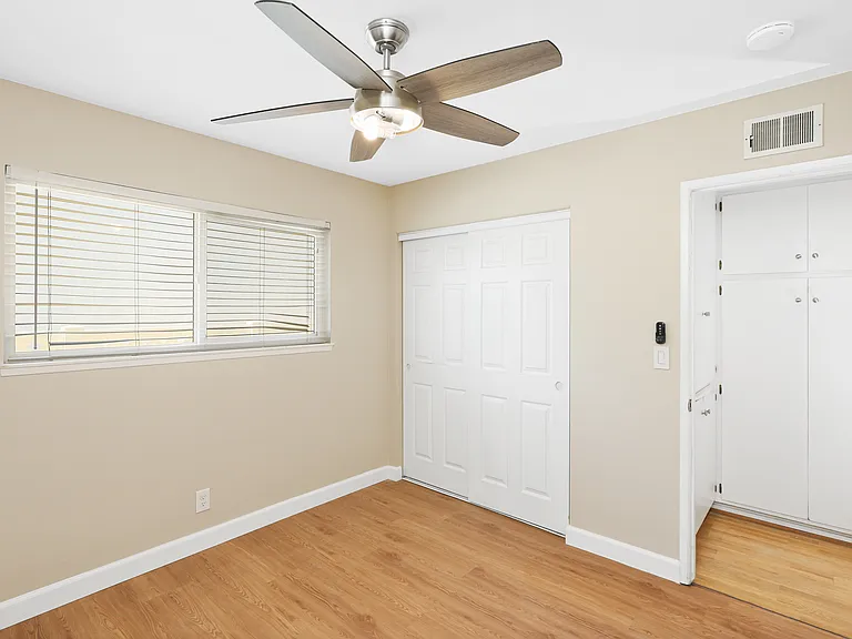 352 S Pine St — Photo 15