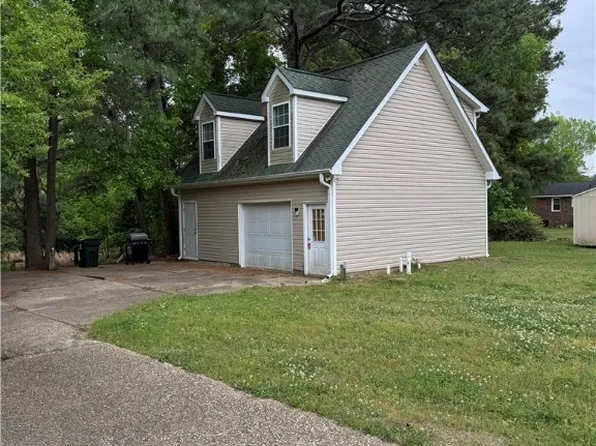1203 S 3rd St, Lillington, NC 27546