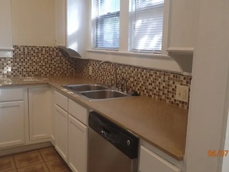5925 Worth St — Photo 7