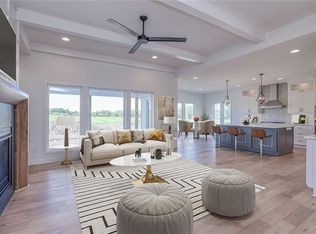 536 SE Carter Rd, Lees Summit, MO 64082