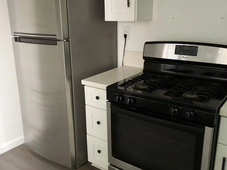 619 Elm Ave #14 — Photo 8