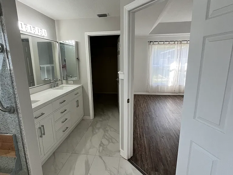 1190 SW 57th St — Photo 32