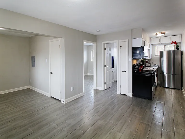461 S Highland Street — Photo 16