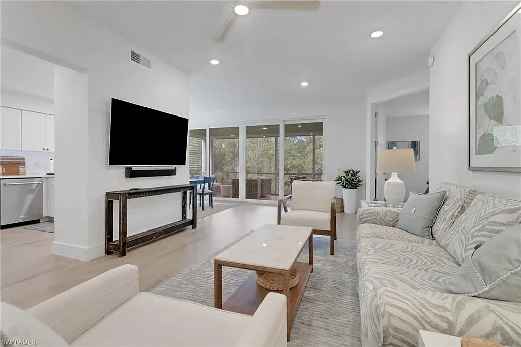 2 bed, 2.0 bath, 1612 sqft, $3,500 — Photo 4