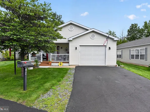 104 Dyer Ct, Royersford, PA 19468