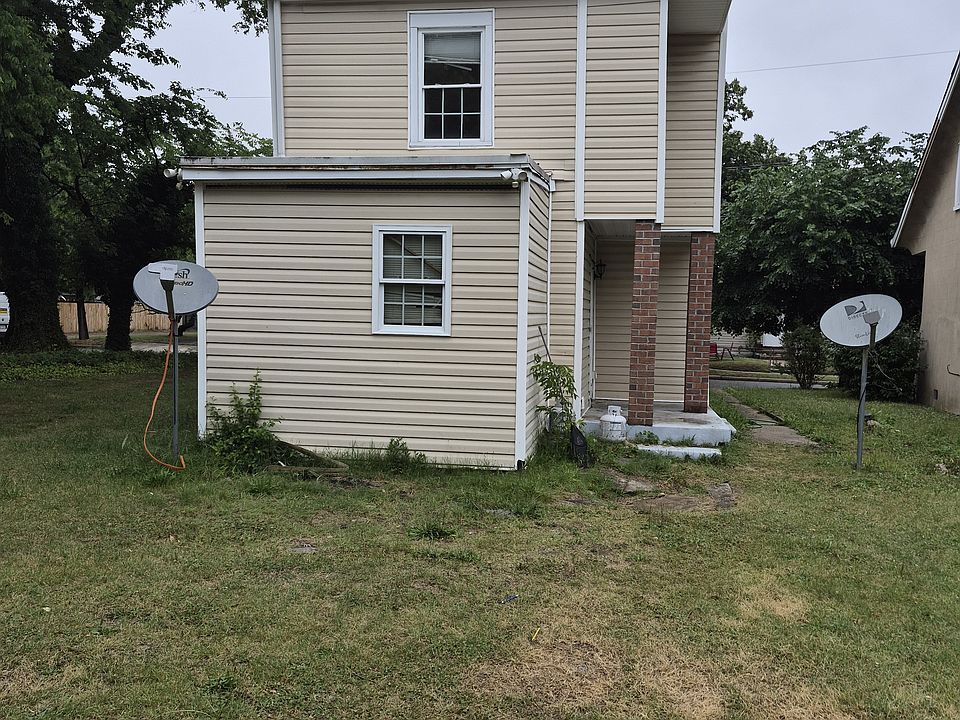 2nd image of 811 Rex Ave